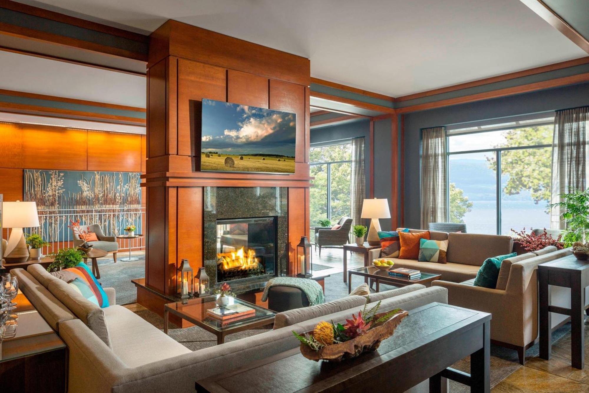 Отель Courtyard Burlington Harbor Экстерьер фото